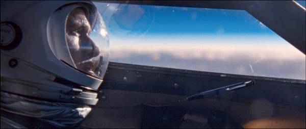 ライアン・ゴズリング、『ラ・ラ・ランド』監督と再タッグで“宇宙”へ！ 『ファースト・マン』日本公開決定