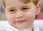 ジョージ王子、5歳の記念ポートレートを公開！大人びたポージングに注目