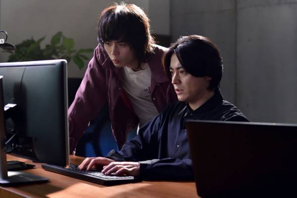 山田孝之＆菅田将暉コンビに「最高」の声…「dele」第1話