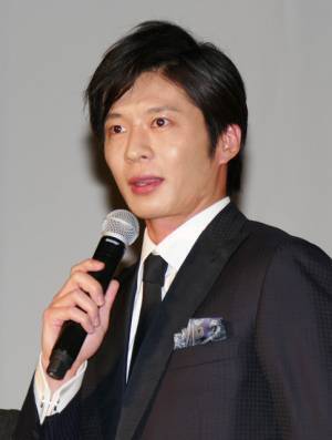 田中圭、林遣都、眞島秀和による“全裸サプライズ”の話題にSNS沸く…「しゃべくり007」