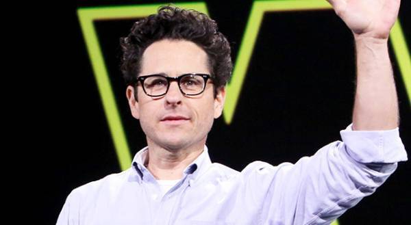 『スター・ウォーズ』最新作が撮影開始！監督がC・フィッシャーの不在を嘆く