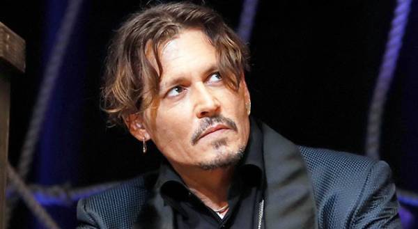 ジョニー・デップ、撮影スタッフへの暴力容疑は「正当防衛」を主張