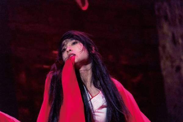 土屋太鳳が妖艶に舞う！ 引き込まれる“狂気の目”に要注意…!? 『累』特別映像