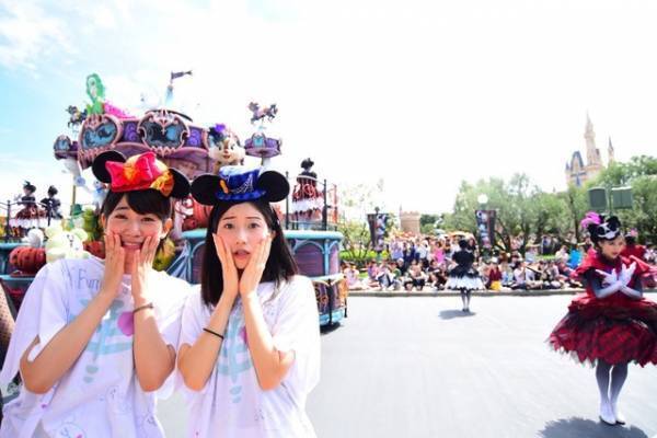 【ディズニー】ミッキー早着替えも披露！35周年のDハロ開幕！初登場「スプーキー“Boo!”パレード」