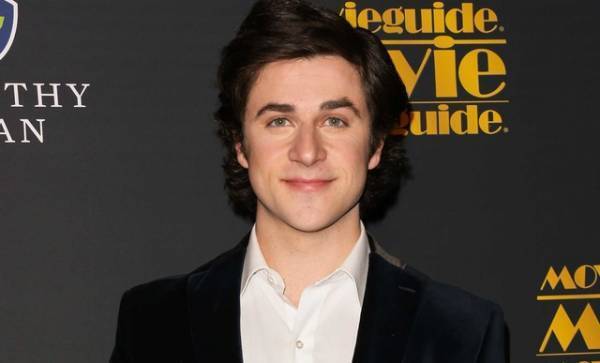 「ウェイバリー通りのウィザードたち」のデヴィッド・ヘンリー、銃所持で逮捕