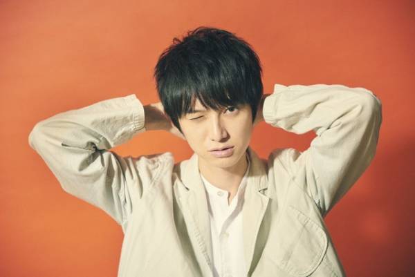 本郷奏多、2019年カレンダー発売決定！ テーマは“色”