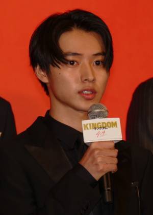 山崎賢人「死ぬ気で挑んだ」　実写版『キングダム』主演で半年間のアクション修行