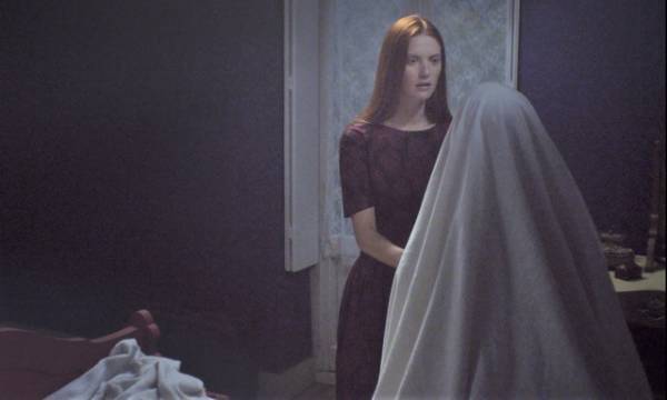 あなたを感じる…『エンジェル、見えない恋人』魅惑の未公開場面写真