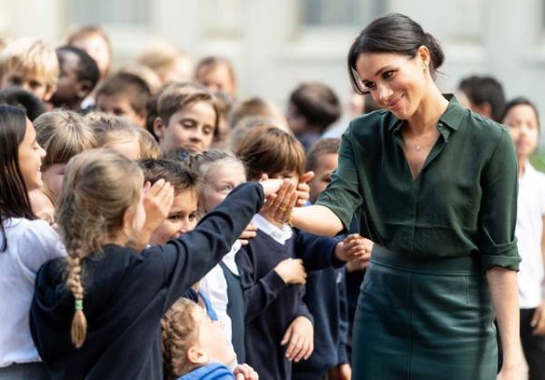 英王室、ロイヤルツアー中のメーガン妃の公務削減を発表