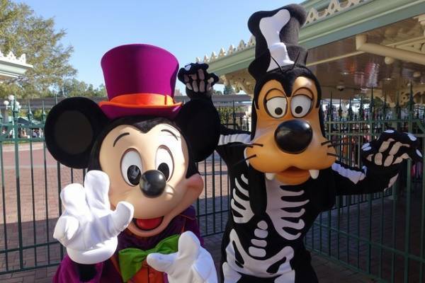 【海外ディズニー】パーク中がハロウィン一色に！聖地アナハイムを体験