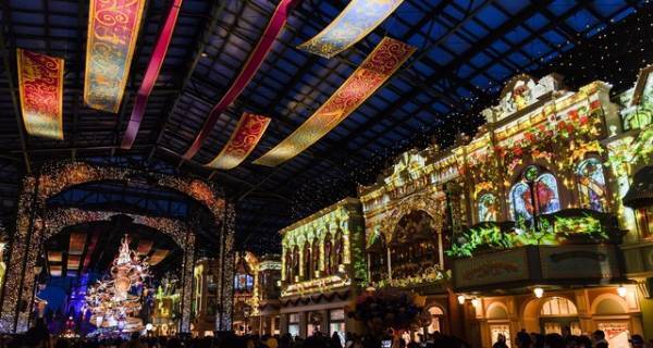 【ディズニー】XmasのTVCM動画公開！祝祭感に満ちたワールドバザールがロマンティックすぎ