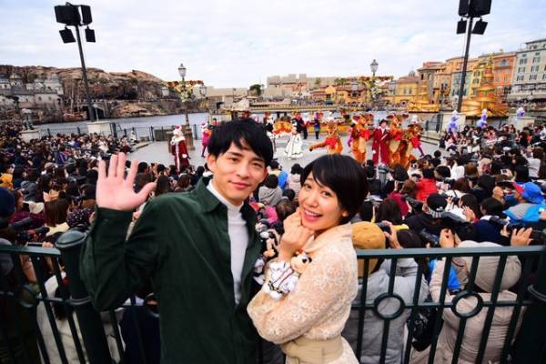 【ディズニー】ゴージャスで本格的なクリスマスが来た！初開催ショー「イッツ・クリスマスタイム！」