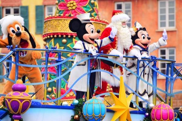 【ディズニー】ゴージャスで本格的なクリスマスが来た！初開催ショー「イッツ・クリスマスタイム！」