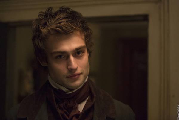 「クイーン」のドラマーが「吸血鬼」の生みの親!?　この冬注目の若手英国俳優たち