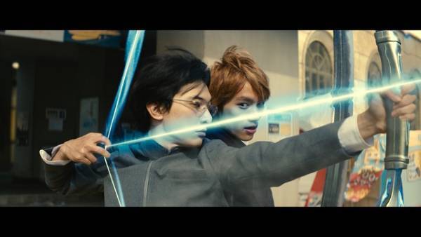 福士蒼汰＆吉沢亮が吹っ飛ぶ！『BLEACH』超絶バトルアクションのメイキング映像