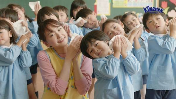 新垣結衣“ゆい先生”のくしゃみに園児が…ほっこりCM公開「クリネックス」