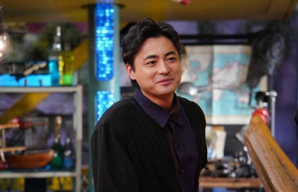 山田孝之、手押し相撲対決で松本潤とハグ!? 「嵐にしやがれ」