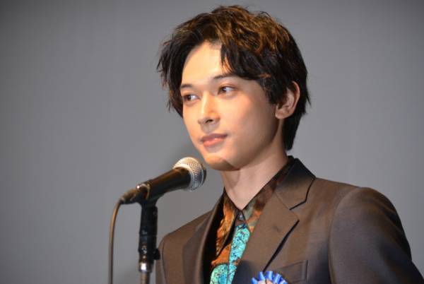 吉沢亮、最優秀新進男優賞受賞に本音&伊藤沙莉は瞳ウルウル「傷つくこともたくさんあった」