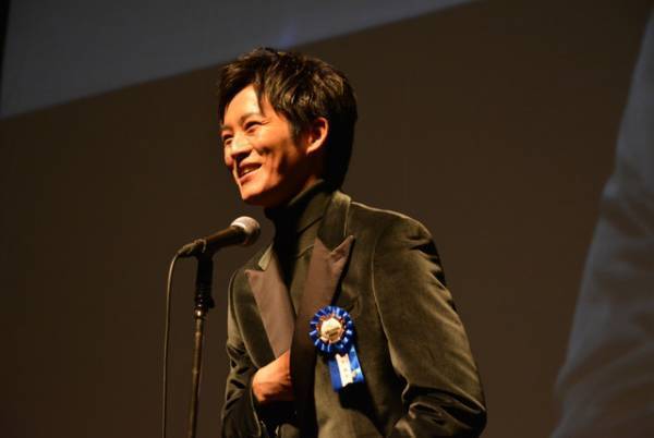 最優秀男優賞受賞の松坂桃李、感謝の微笑み「メンタルはぼろ雑巾だけど、恩を返していきたい」