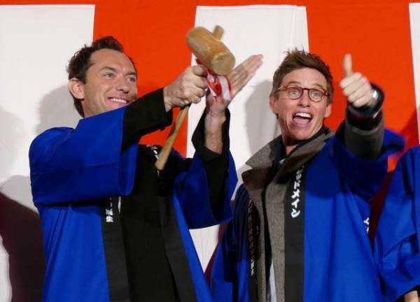 エディ＆ジュードら『ファンタビ』公開をお祝い「絶対、日本に戻ってくるよ！」