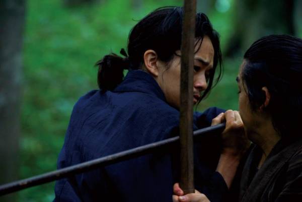 池松壮亮、初挑戦の本格的殺陣シーン公開！ 『斬、』