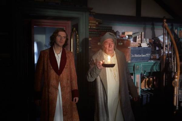 クリストファー・プラマーと3人の幽霊たちの掛け合いに注目！ 『Merry Christmas!～ロンドンに奇跡を起こした男～』