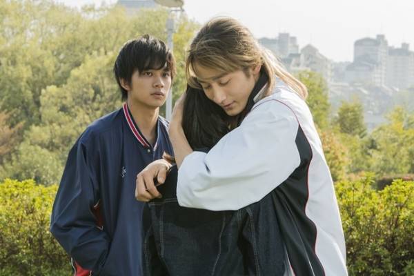 北村匠海＆小関裕太、悶絶必至の胸キュンシーン公開『春待つ僕ら』
