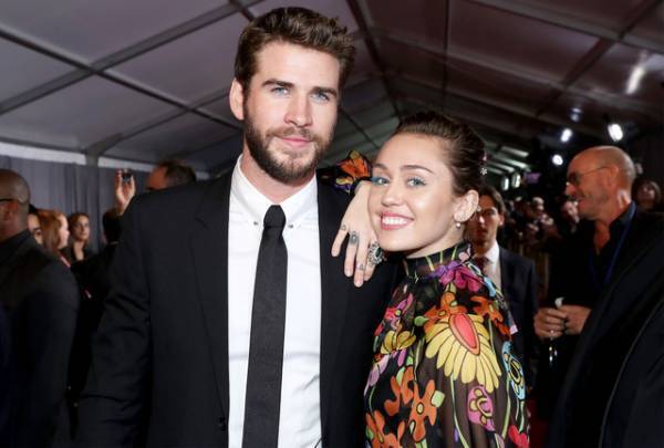 マイリー・サイラス、結婚したことを認める！セレブのお祝いコメント続々