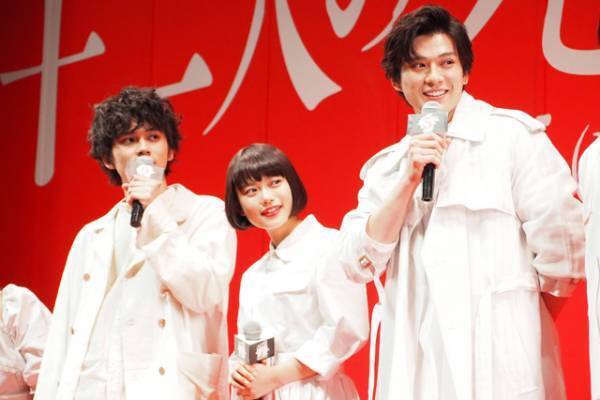 杉咲花＆新田真剣佑＆北村匠海ら“十二人の子どもたち”大集合！堤監督も「大変素敵な役者」