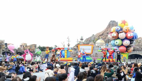 【ディズニー】ようこそエドナ・モード！「ピクサー・プレイタイム・パルズ」開幕