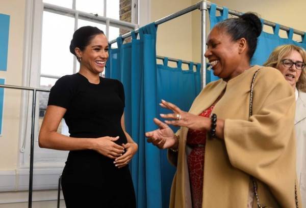 メーガン妃、4団体のパトロンに！ 女性のための就業施設を訪問