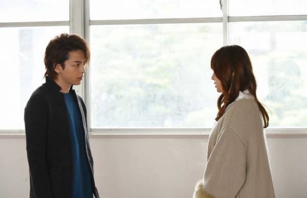 中村倫也の“元ヤン教師”ぶりに「結婚して」の声殺到中…「初めて恋をした日に読む話」第2話