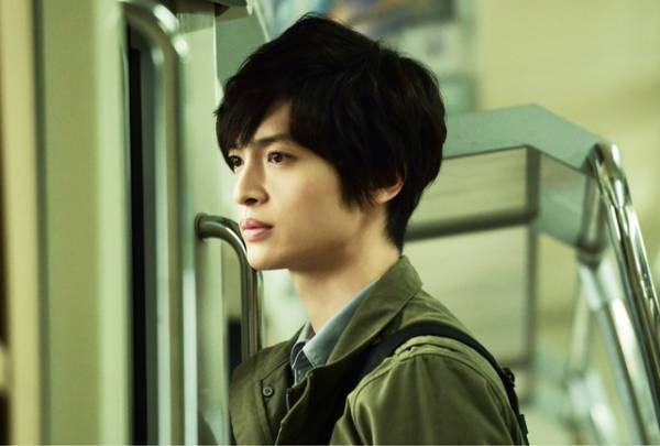 玉森裕太、シリアスな表情でみせる新たな一面『パラレルワールド・ラブストーリー』特報