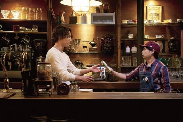 登坂広臣、浜野謙太のアドリブに苦戦!?『雪の華』田辺誠一＆高岡早紀の場面写真も