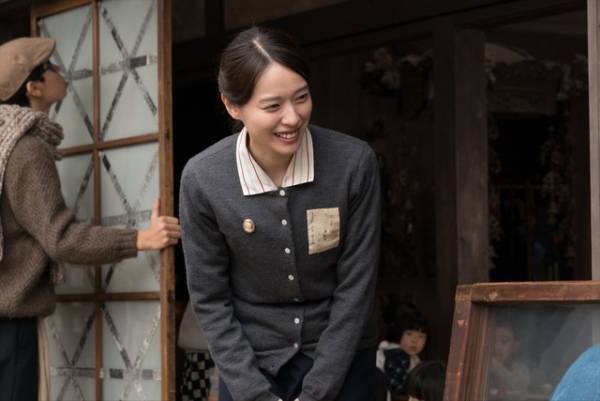 戸田恵梨香＆大原櫻子、子どもたちとの共演ふり返る…『あの日のオルガン』場面写真