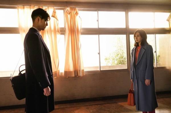 万智と留守堂の過去が明らかに！大石静の脚本を評価する声も…「家売るオンナの逆襲」第5話