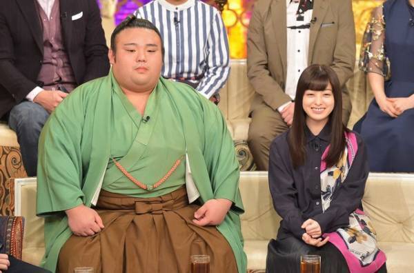 橋本環奈、貴景勝関と共にゲストで登場！「櫻井・有吉THE夜会」