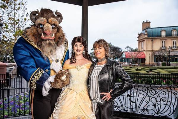 【海外ディズニー】ベル声優がフロリダのワールド訪問　野獣とワルツ