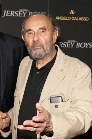 『雨に唄えば』のスタンリー・ドーネン監督が死去