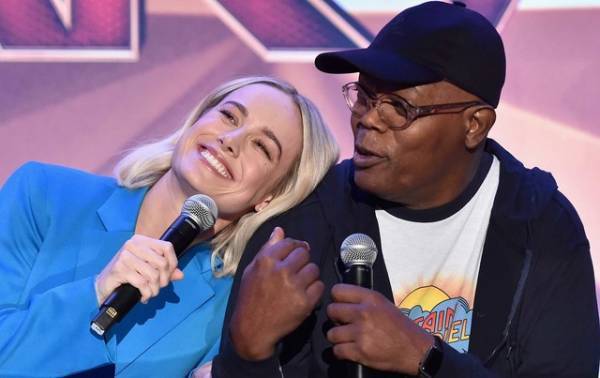 ブリー・ラーソン＆サミュエル・L・ジャクソン、「シャロウ」のパロディ披露