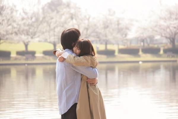 伊藤健太郎が思わず「おっとっと」胸キュンハグの裏側公開『コーヒーが冷めないうちに』