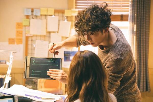 高橋一生、クランクイン初日から機転の利いたアドリブ！『九月の恋と出会うまで』メイキング