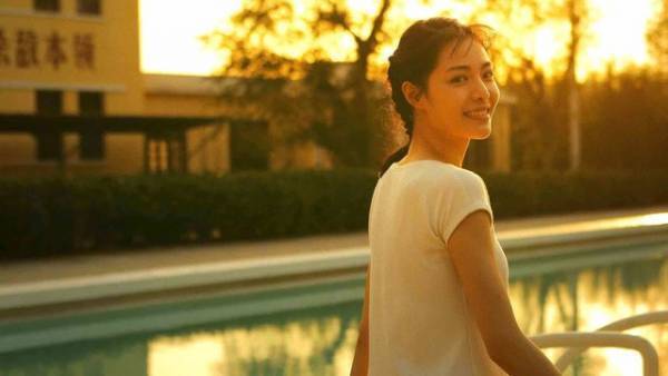 夕暮れのプールに美しいダンス…『芳華-Youth-』眩しすぎる場面カット一挙解禁