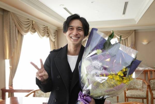 錦戸亮、笑顔で「トレース」クランクアップ！“真犯人”を「一緒に受け止めて」