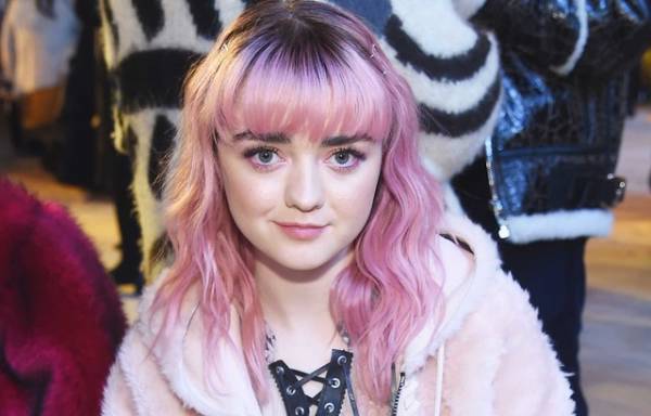 「GoT」アリア役メイジー・ウィリアムズ、ピンクの髪は女優休業の意思表示！