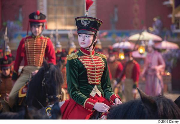 色彩豊かな王国ができるまで！『くるみ割り人形と秘密の王国』貴重な比較映像入手