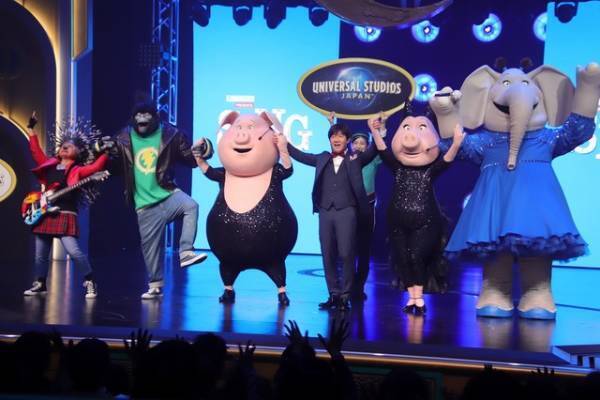 【USJ】内村光良が開幕宣言！新アトラクション「SING ON TOUR」オープニングセレモニー