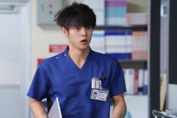 恋の駆け引き、開戦！ 鈴木伸之の“マウンティング”が「可愛かった」…「ラジエーションハウス」第3話