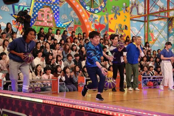 亀梨和也が驚異の身体能力で難関アトラクションに挑む！「VS嵐」