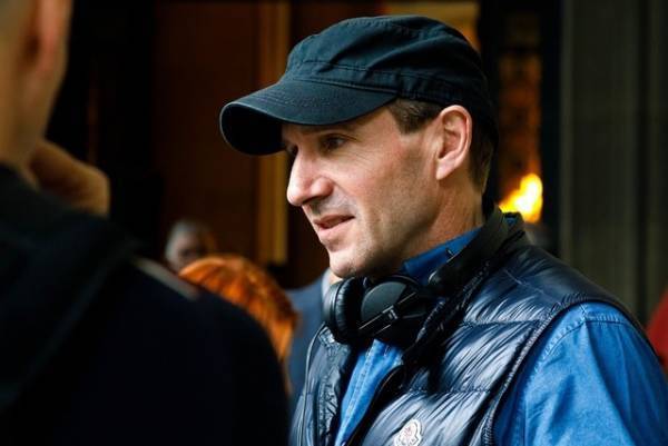 レイフ・ファインズ「主人公のとりこになってほしい」監督作『ホワイト・クロウ』を語る